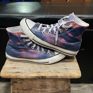Women’s size 7 Chuck Taylor Converse